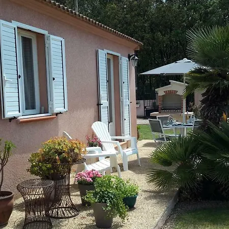 Au Calme Proche Mer Et Montagne T2 De 50 M² *